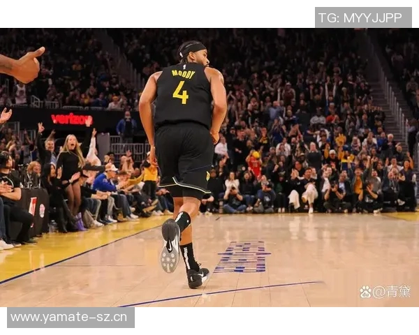 科尔赞穆迪投篮出色防守布克表现优异重回球队核心轮换 科尔赞穆迪投篮出色防守布克表现优异重回球队核心轮换