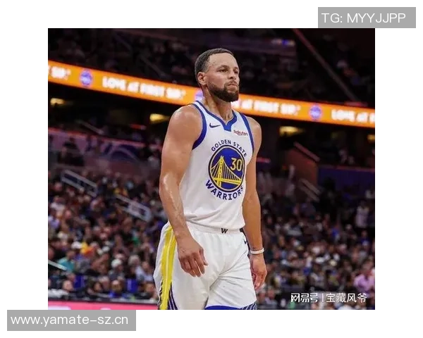 库里状态低迷仅得7分却助攻11次三节轻松打卡展现团队精神