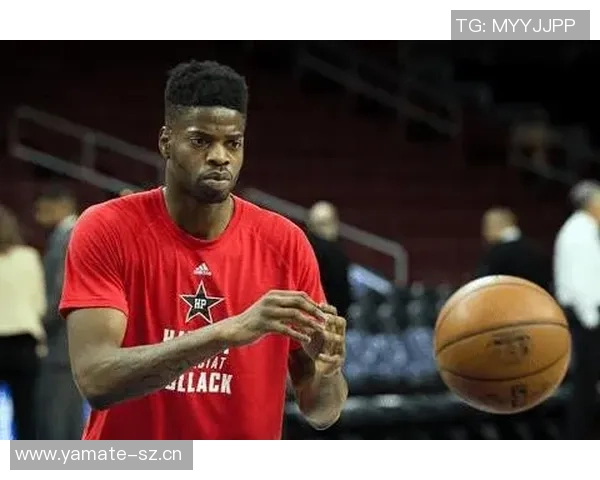 湖人官方宣布克莱伯因斜肌拉伤缺席揭幕战将于两周后复查